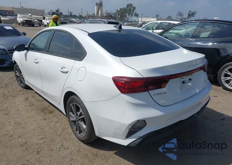 2023 Kia Forte Lxs z USA, uszkodzony, nr VIN 3KPF24AD4PE575877